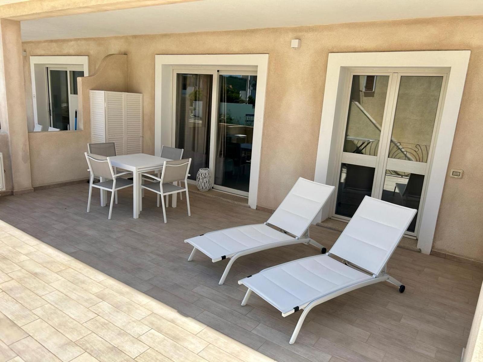Appartamento Incantevole Con Piscina 帕劳 外观 照片